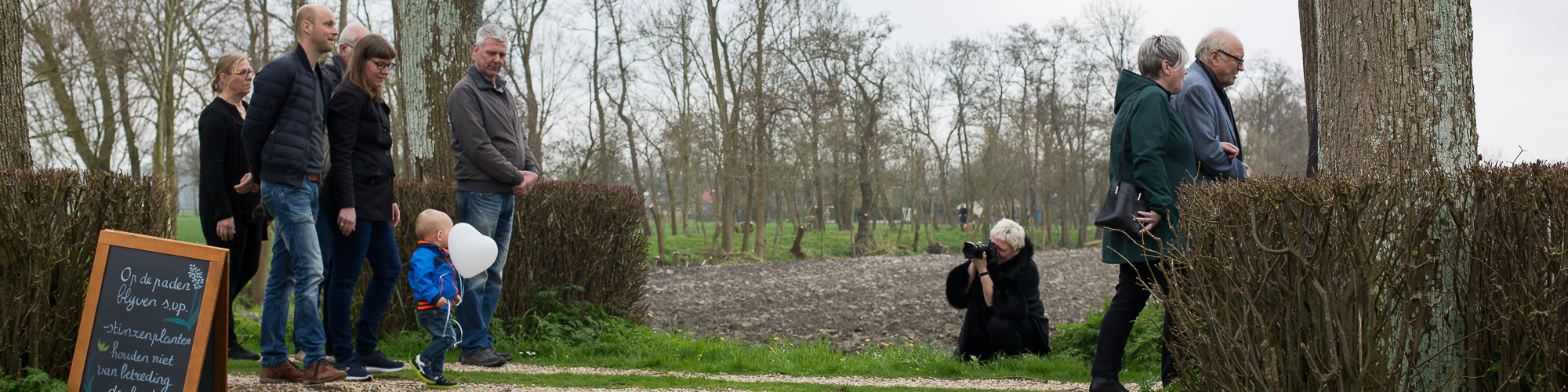Ilja-Verstraten-afscheidsfotograaf-uitvaartfotograaf-Zeeland-maakt-foto's-tijdens-begrafenis